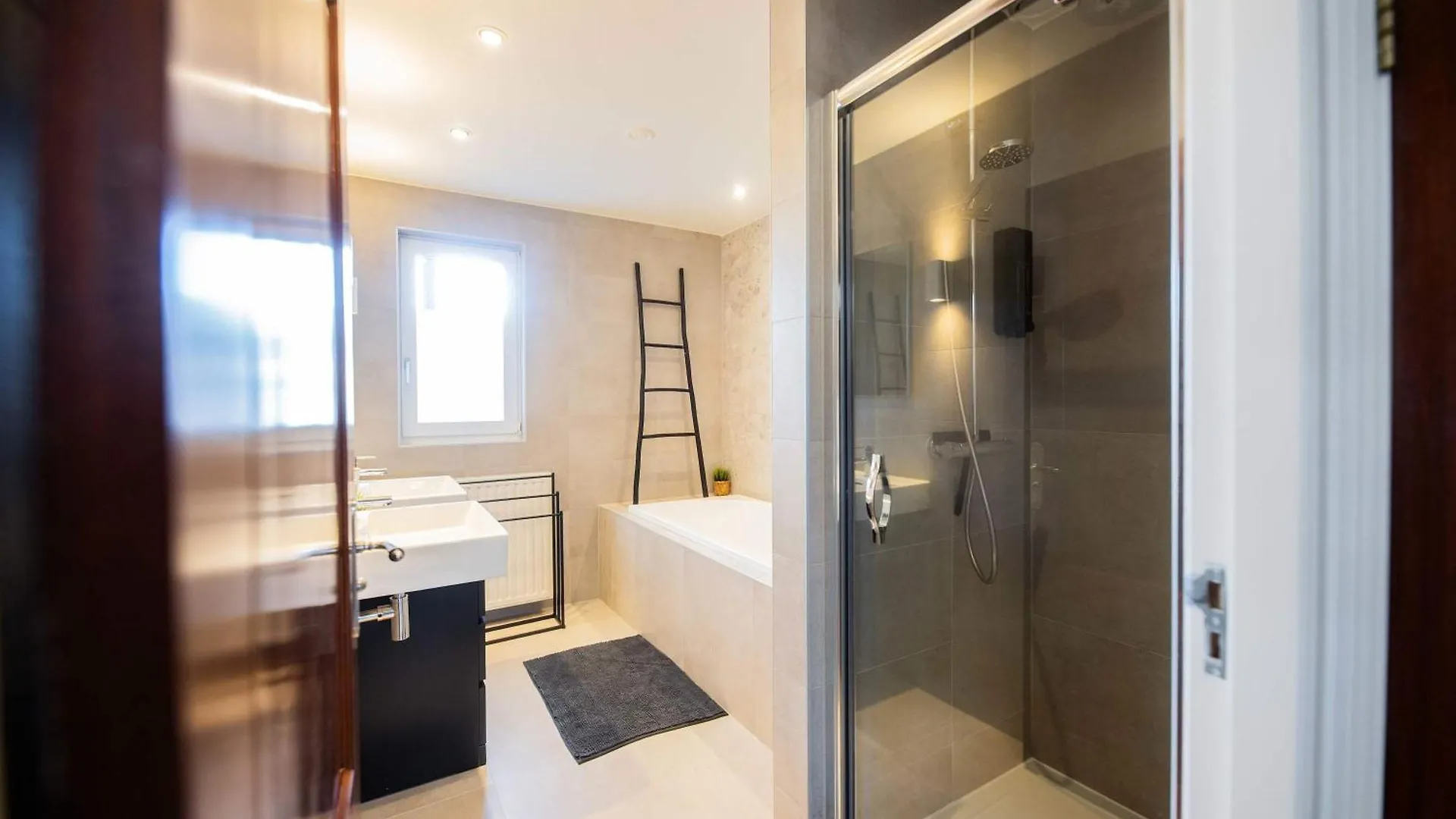 Supreme 75M2 Two-Bedroom Apartment - Vw142 埃因霍温